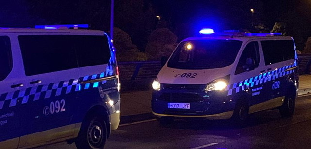 Se estampa contra una valla en la Milagrosa al circular muy ebria con un vehículo en Pamplona