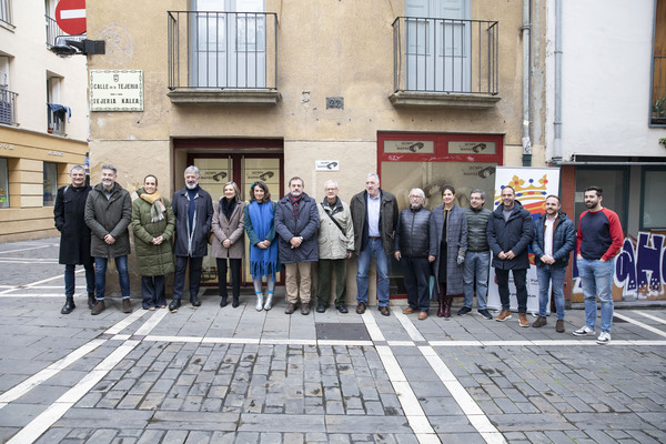 Pamplona visita la nueva sede de la Asociación Cultural Navarra de Pelota Vasca – NAPIKE, ubicada en un local municipal cedido en la calle Tejería