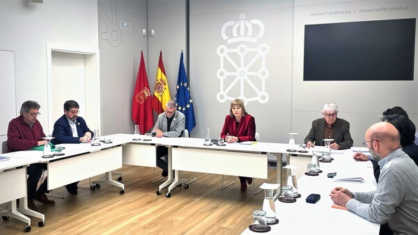 Navarra avanza en la actualización del censo de símbolos franquistas y en su plan de exhumaciones: el monolito en Montejurra será declarado Lugar de Memoria