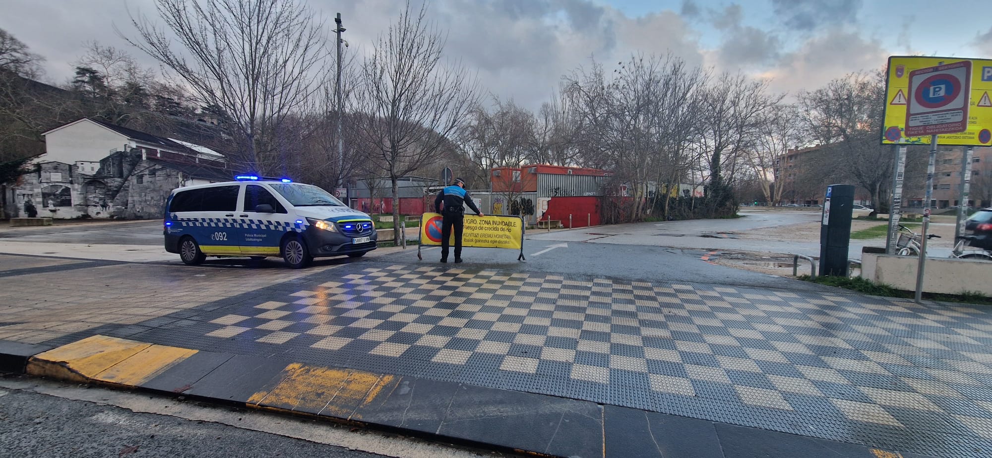Detenido en los Corralillos del Gas un joven, de 20 años, con una orden judicial pendiente