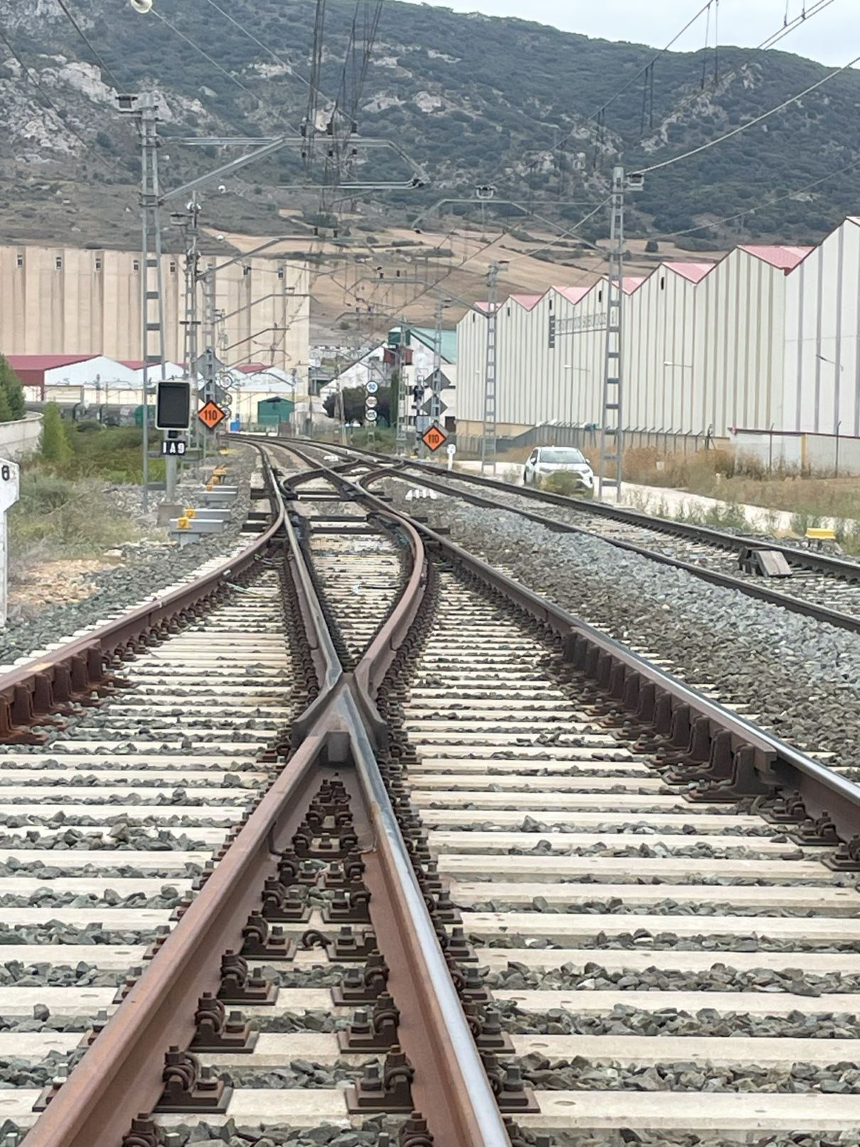 Adif invierte más de 7 millones de euros en reforzar la fiabilidad de los desvíos en veinte estaciones de la zona Norte