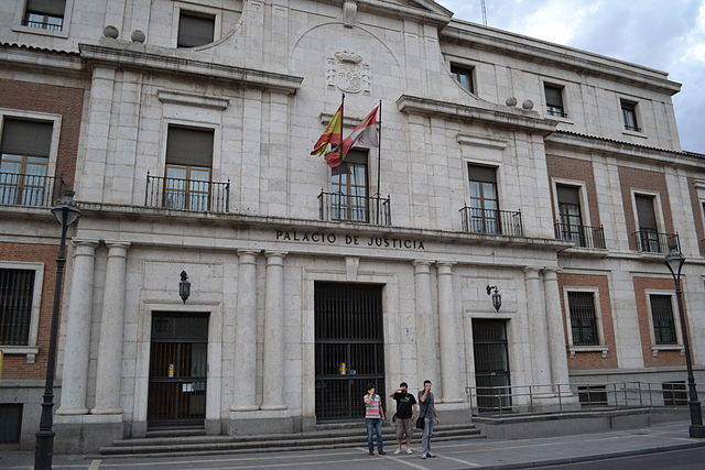 Absueltos cinco acusados de discriminación y lesiones tras un altercado en una sidrería de Valladolid