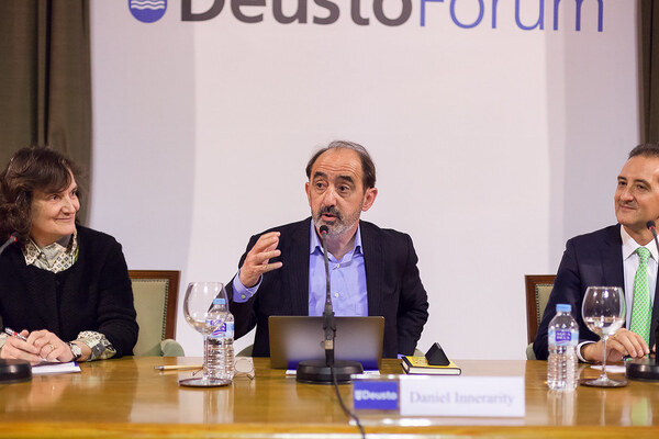 Daniel Innerarity abrirá el ciclo 'Escuela de Democracia' en la UPNA