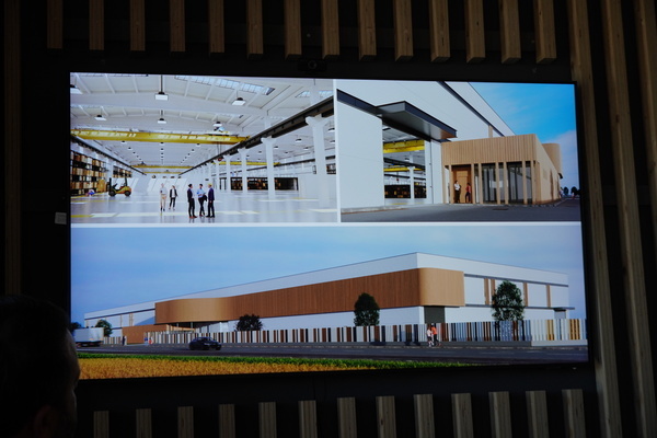 El consejero Irujo visita la empresa Madergia para dar continuidad al proyecto de la nueva planta de Aoiz