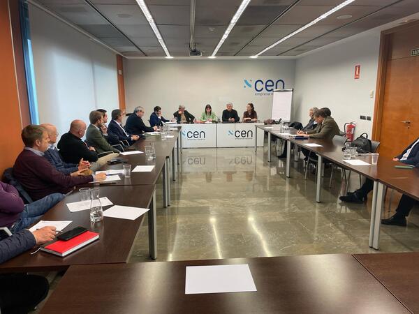 La vicepresidenta Alfaro resalta el buen clima de colaboración público-privada del que goza Navarra para impulsar políticas de vivienda