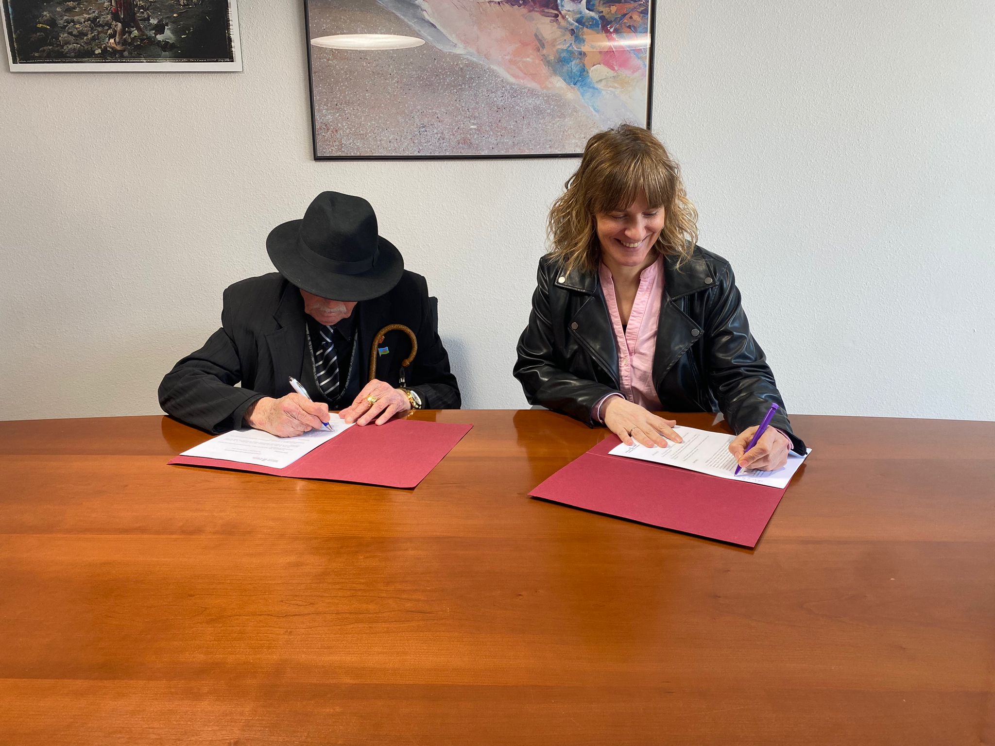 Gobierno de Navarra y Federación de Asociaciones Gaz Kaló firman un convenio para la inclusión y participación de la población gitana