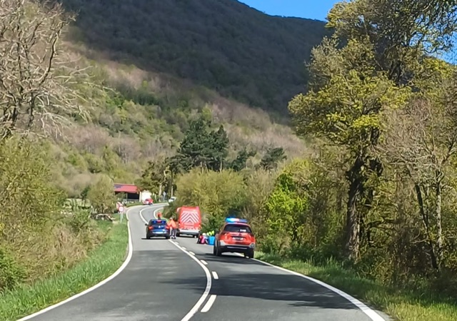 Cuatro ciclistas atropellados por un turismo en la Sierra de Andía, uno de ellos herido grave, y otro leve