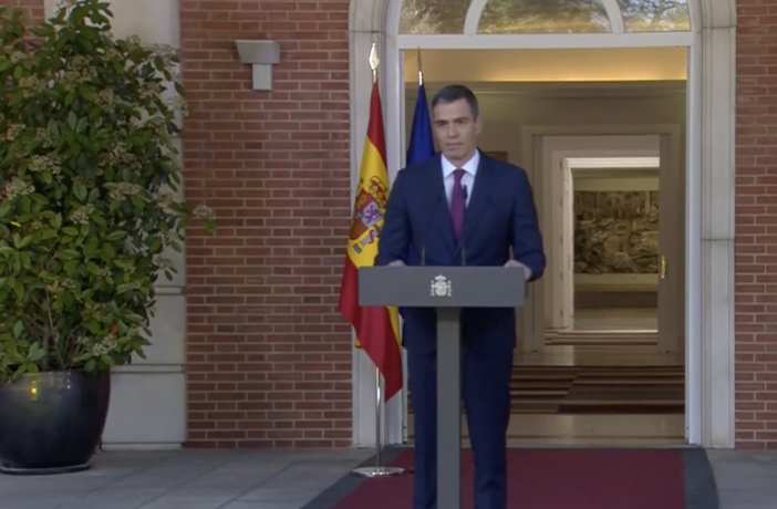Sánchez: "He decidido seguir con más fuerza si cabe"