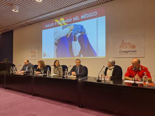 La profesión médica pide denunciar todas las agresiones