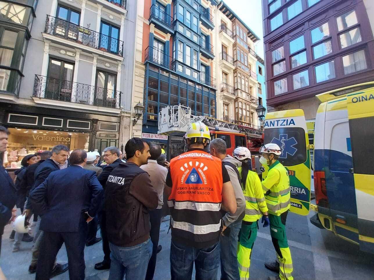 Cinco trabajadores heridos en un derrumbe parcial en un edificio en obras de Bilbao