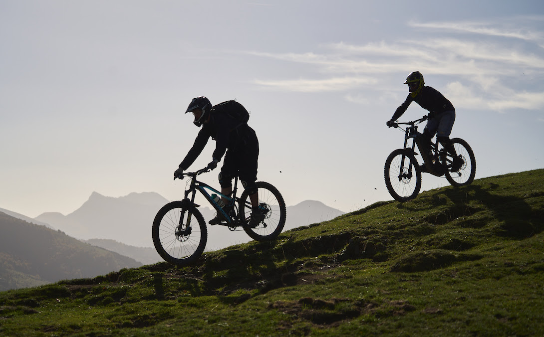 Larra-Belagua trae novedades en junio: un punto de información en Isaba y el estreno de la competición Larra Enduro Race