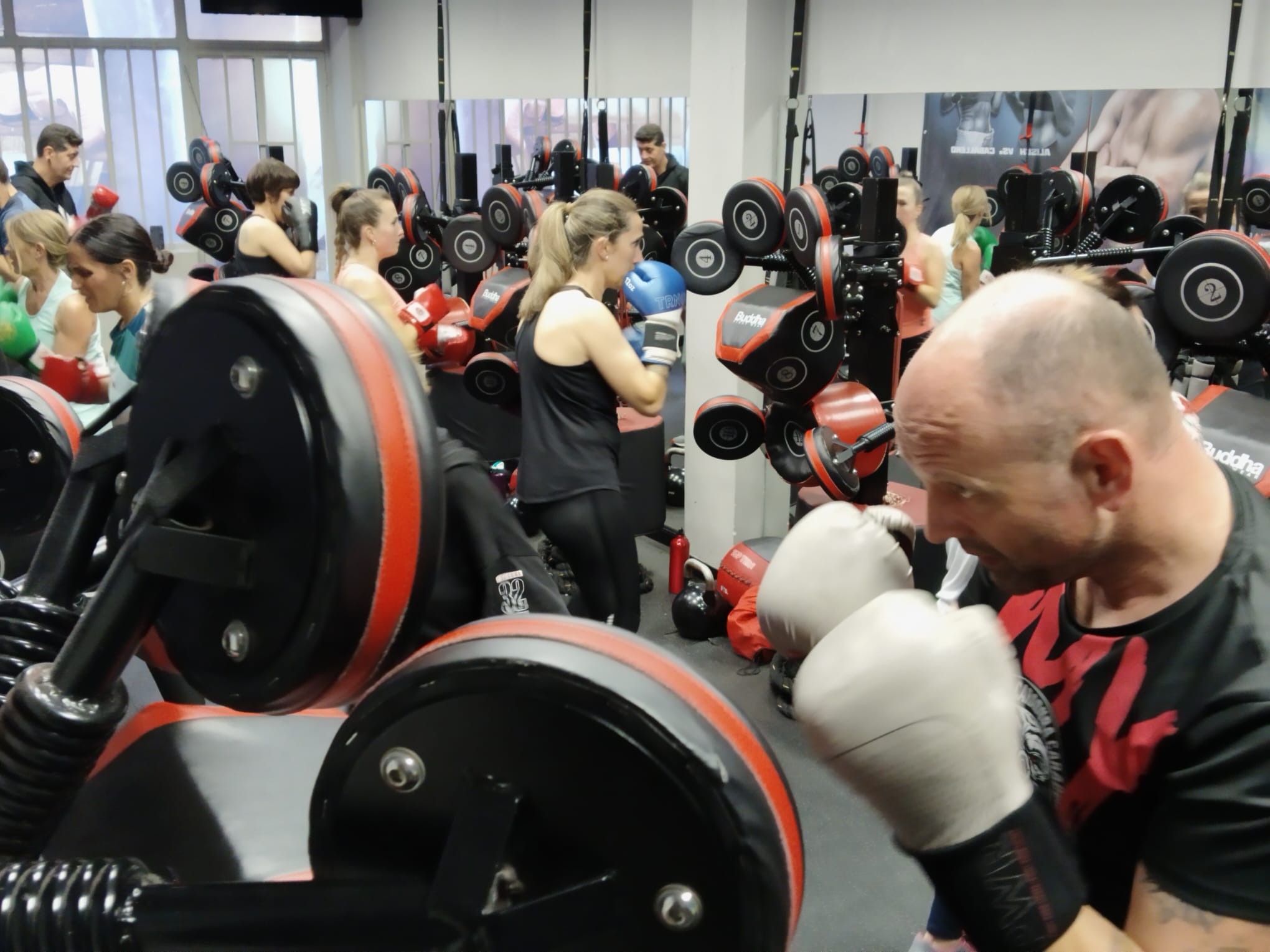 Fox Boxing System llega al gimnasio Kanku Eguzkiza: Salud, defensa personal y bienestar en un entrenamiento dinámico