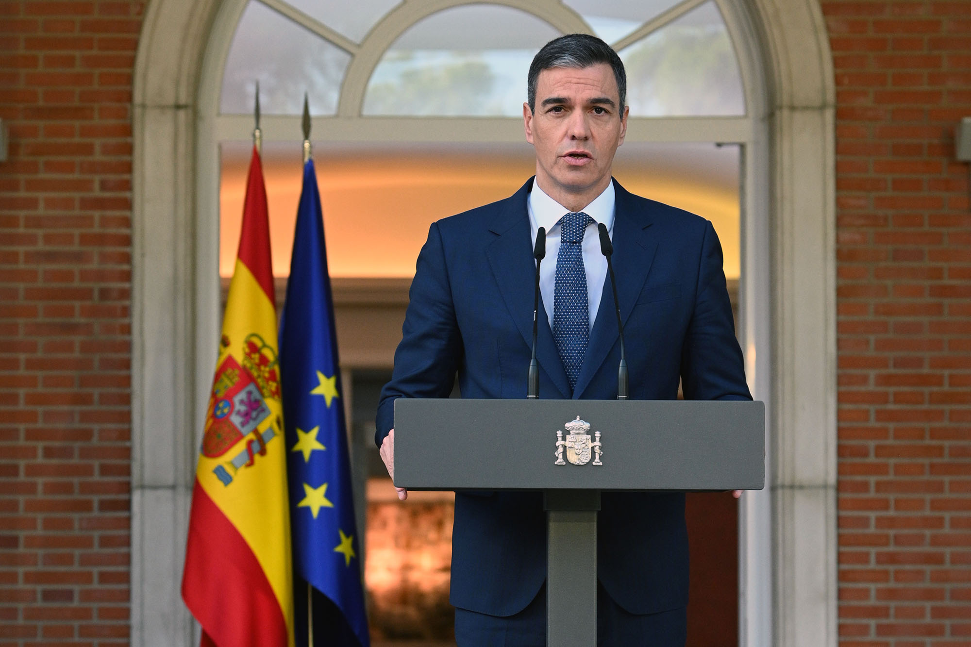 Pedro Sánchez se acoge a su derecho a no declarar en el caso de su mujer Begoña Gómez y se querella contra Peinado