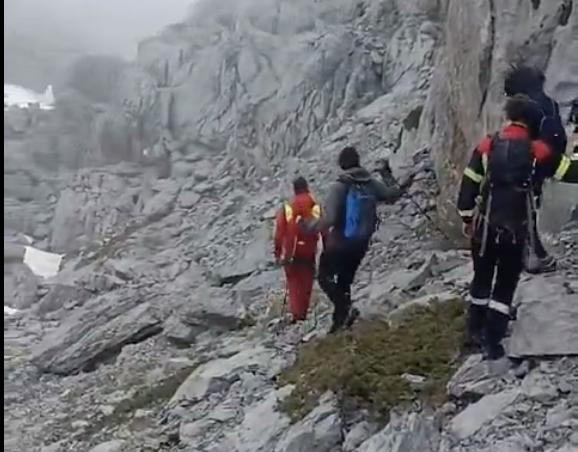 Rescatados dos jóvenes montañeros extraviados por la niebla en el Anie (Isaba)