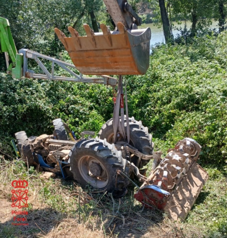 Un joven, de 20 años, herido grave tras volcar cuando trabajaba con un tractor en Sartaguda
