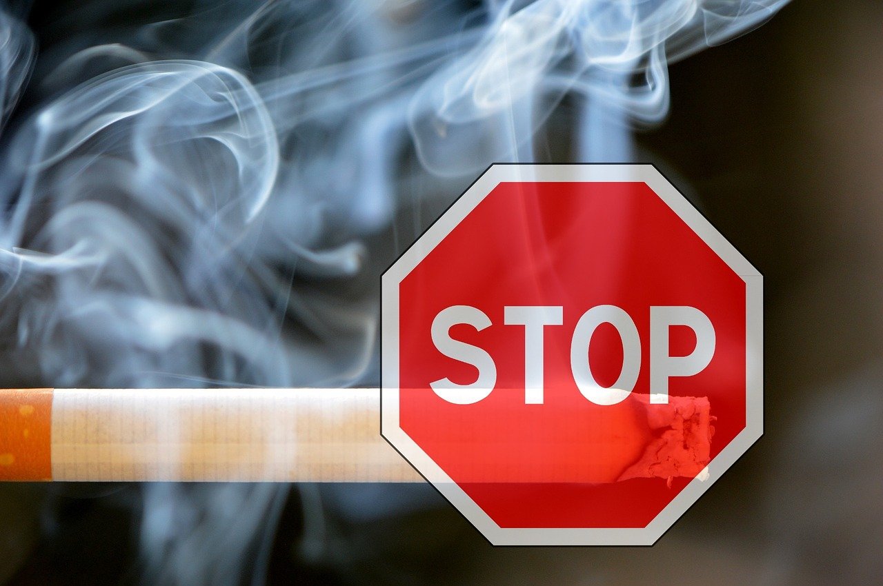 Nofumadores exige tramitar en septiembre la nueva Ley del Tabaco y prohibir fumar en las terrazas