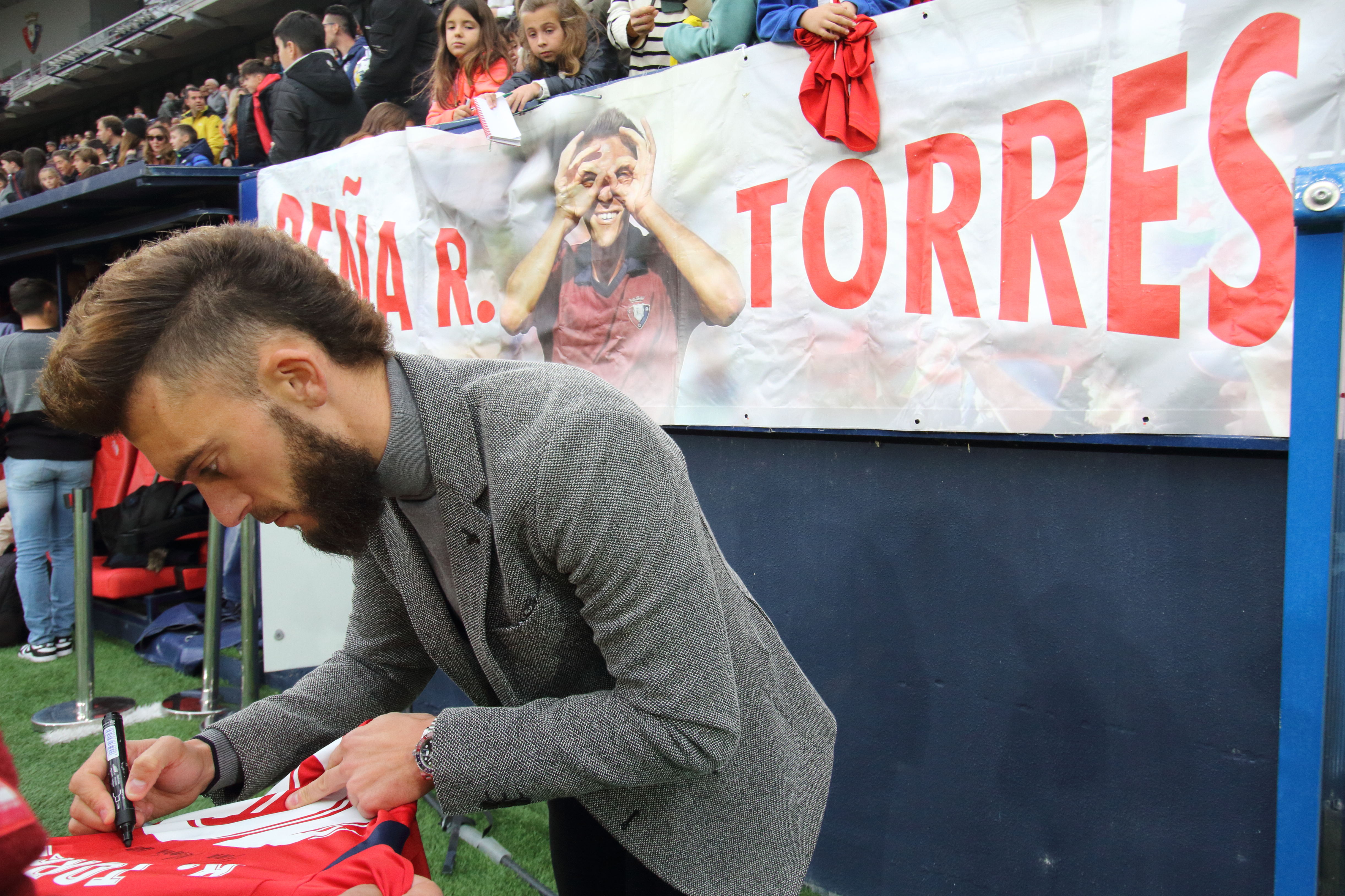 Roberto Torres, el mago de Arre, cuelga las botas: 19 años de carrera y una leyenda rojilla para siempre