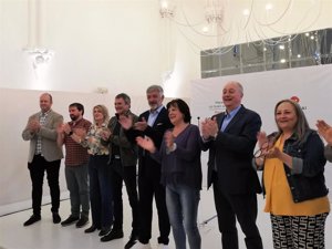 Mikel Armendáriz, Javier Leoz y Esther Cremaes, primeros nombres de Geroa Bai en Pamplona con Koldo Martínez