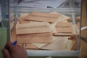 UPN sería primera fuerza en Navarra con 12-13 escaños y PSN segunda con 10-11, según un sondeo de RTVE