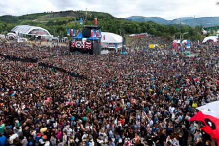 Robbie Williams y la escena euskaldun lideran la segunda jornada del veinte aniversario de Bilbao BBK Live