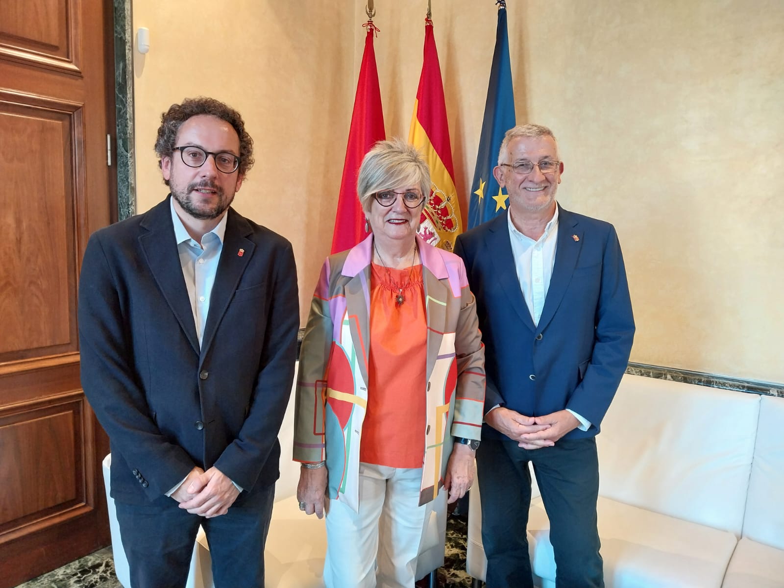 El Gobierno otorga la primera distinción a la Persona Voluntaria de Navarra a Mª José Leoz 