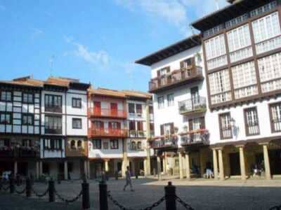 Fallece un hombre al ser tiroteado por la Policía Local tras intentar agredir a una ertzaina en Hondarribia