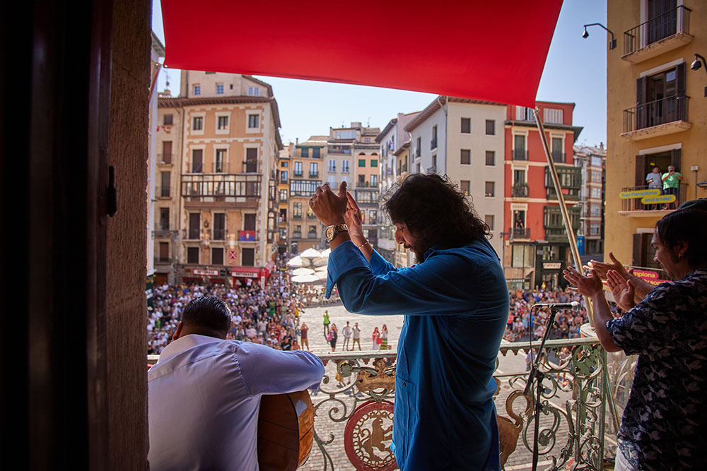 Duguna, Pepe Habichuela y Josemi Carmona fusionan danzas vascas y flamenco este miércoles en la Plaza Consistorial