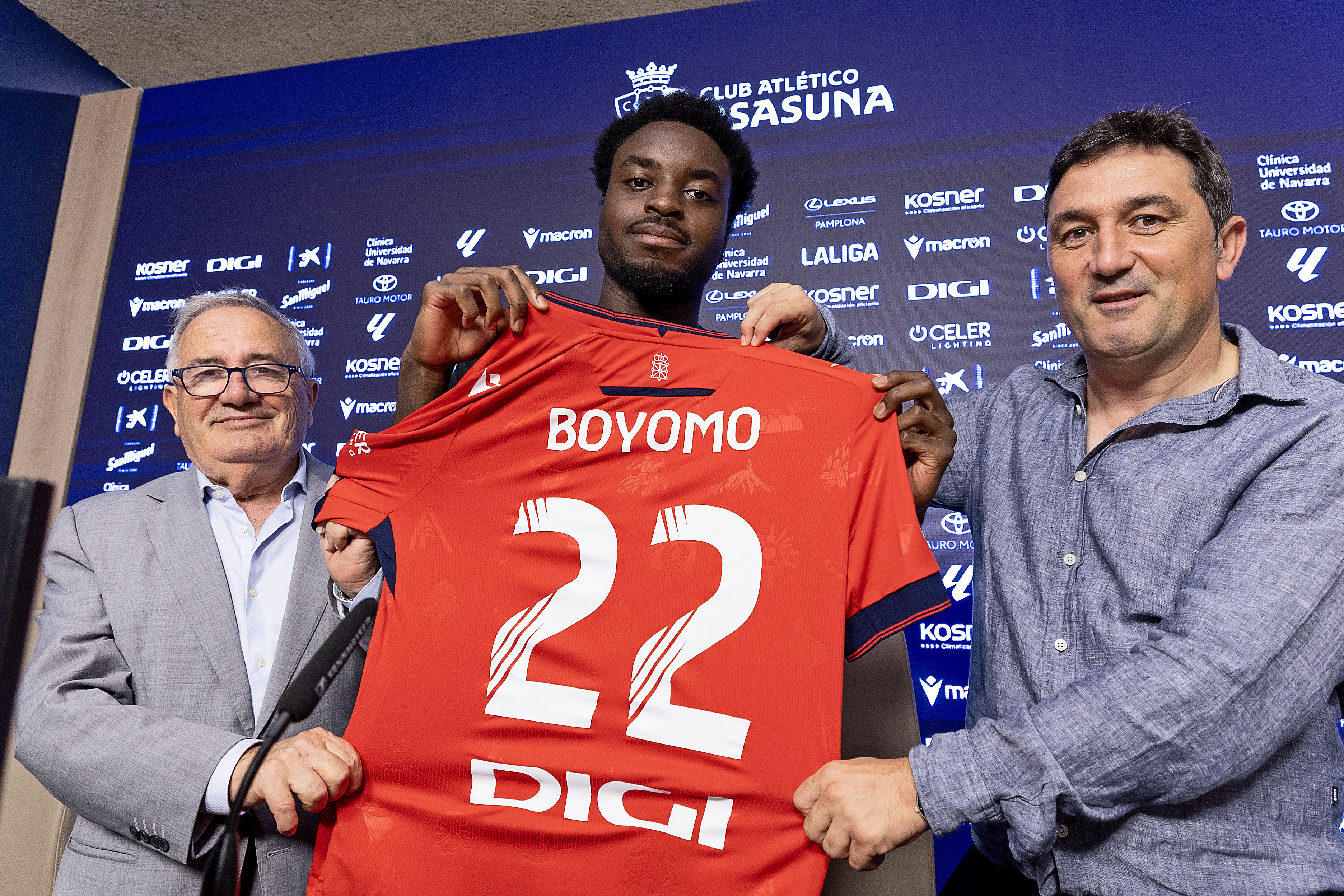 Boyomo: “Estar en Osasuna es otra etapa en mi carrera  y estoy muy feliz de estar aquí