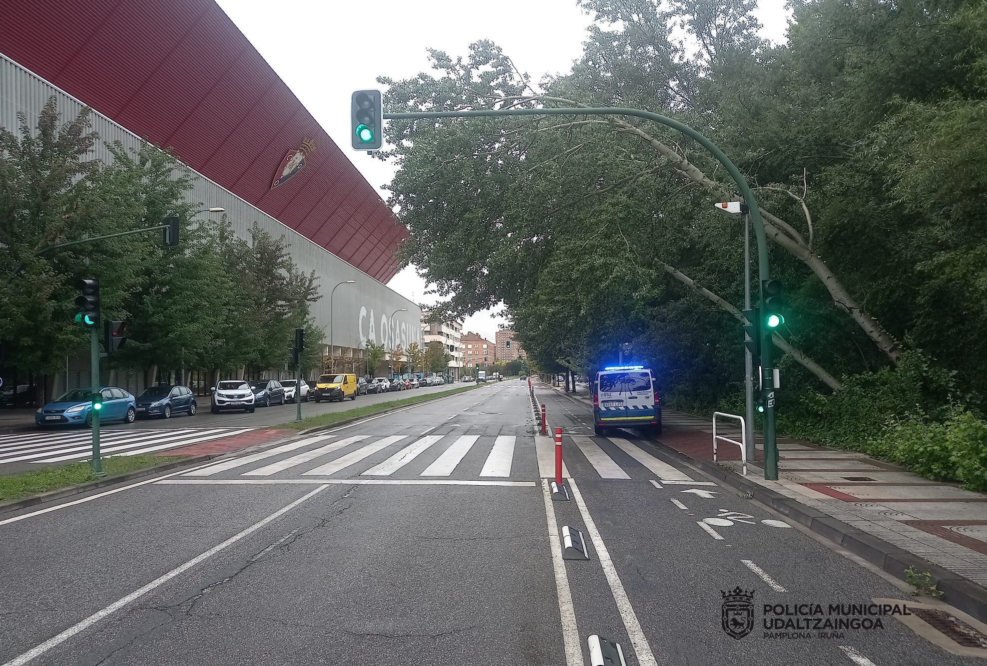 Dos personas trasladadas al Hospital Universitario de Navarra tras una colisión por alcance junto a El Sadar