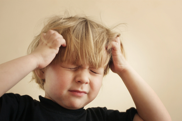 Uno de cada cuatro progenitores españoles cree que tener piojos afecta emocionalmente a sus hijos, según un estudio
