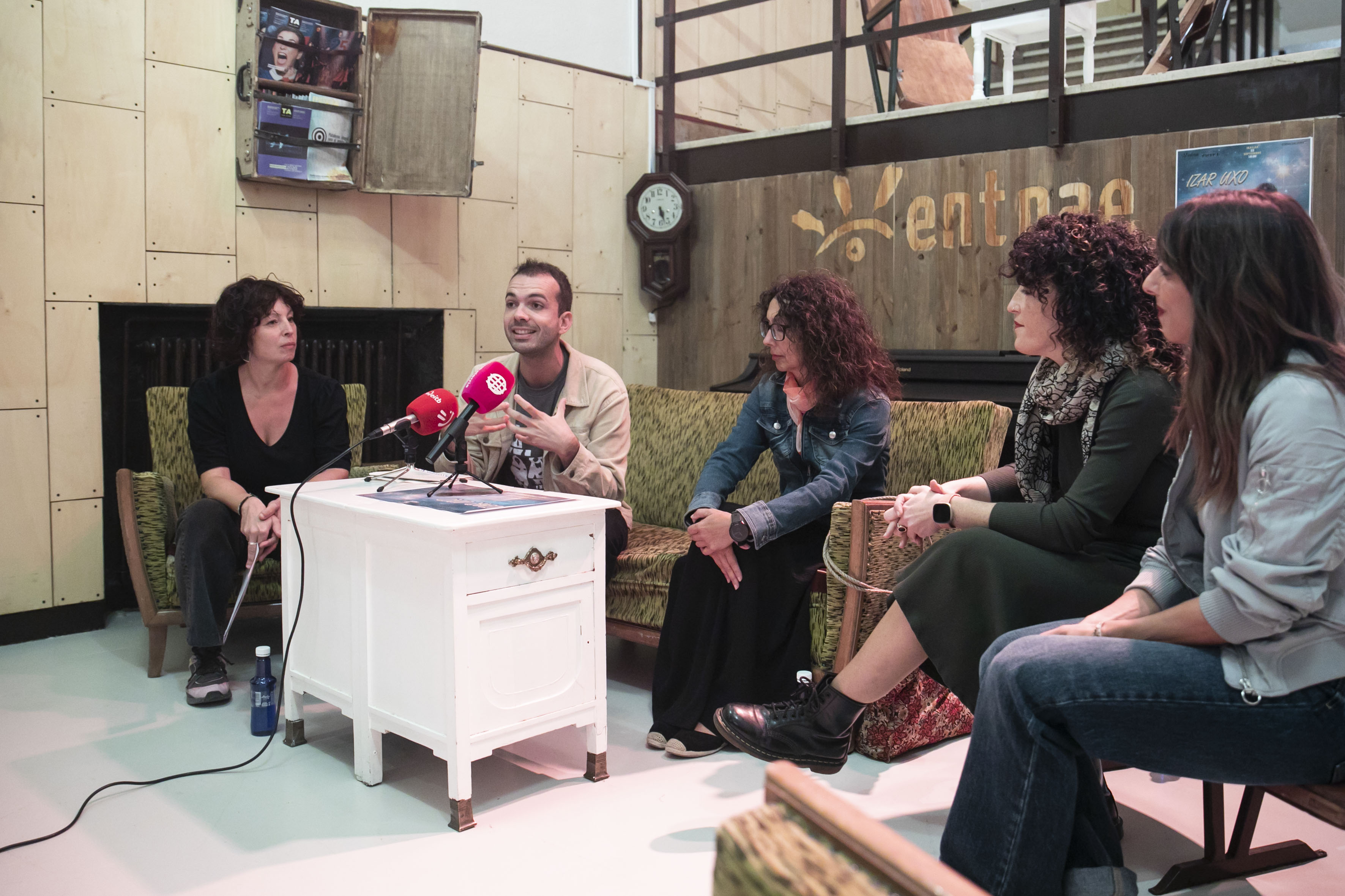 Goiz Eder Iturain Aramendi, en euskera, y Paula Llorens Camarena, en castellano, ganadoras del XXXIII Concurso de Textos Teatrales dirigidos a Público Infantil