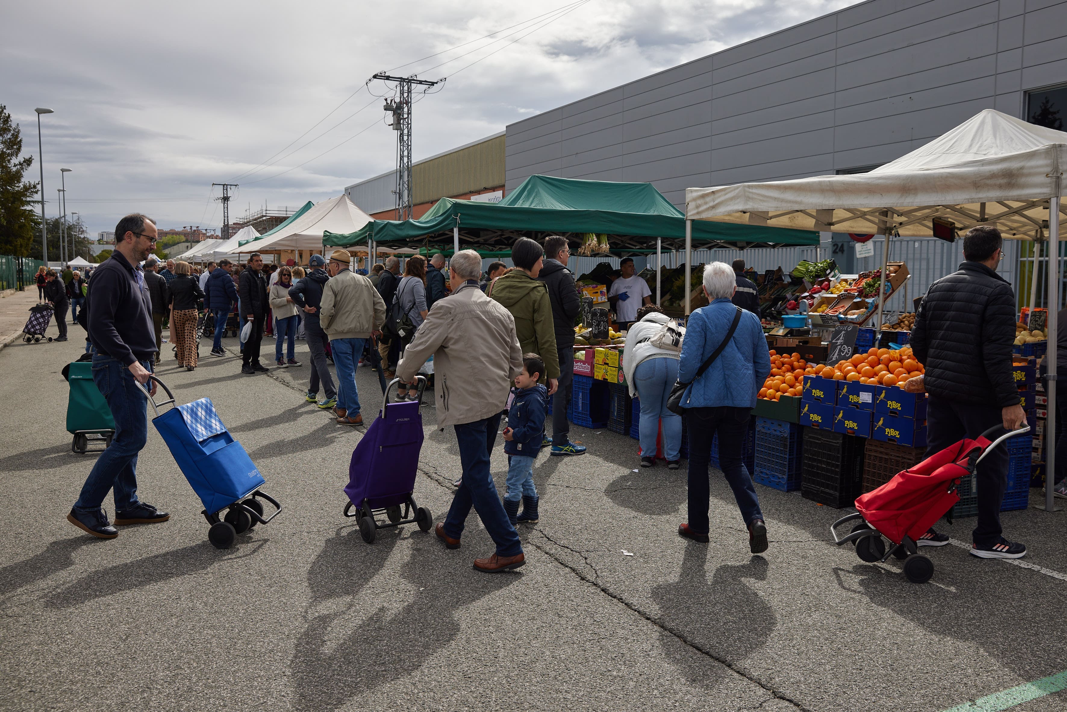 El mercadillo de Landaben regresa este domingo tras el parón veraniego con más de un centenar de puestos