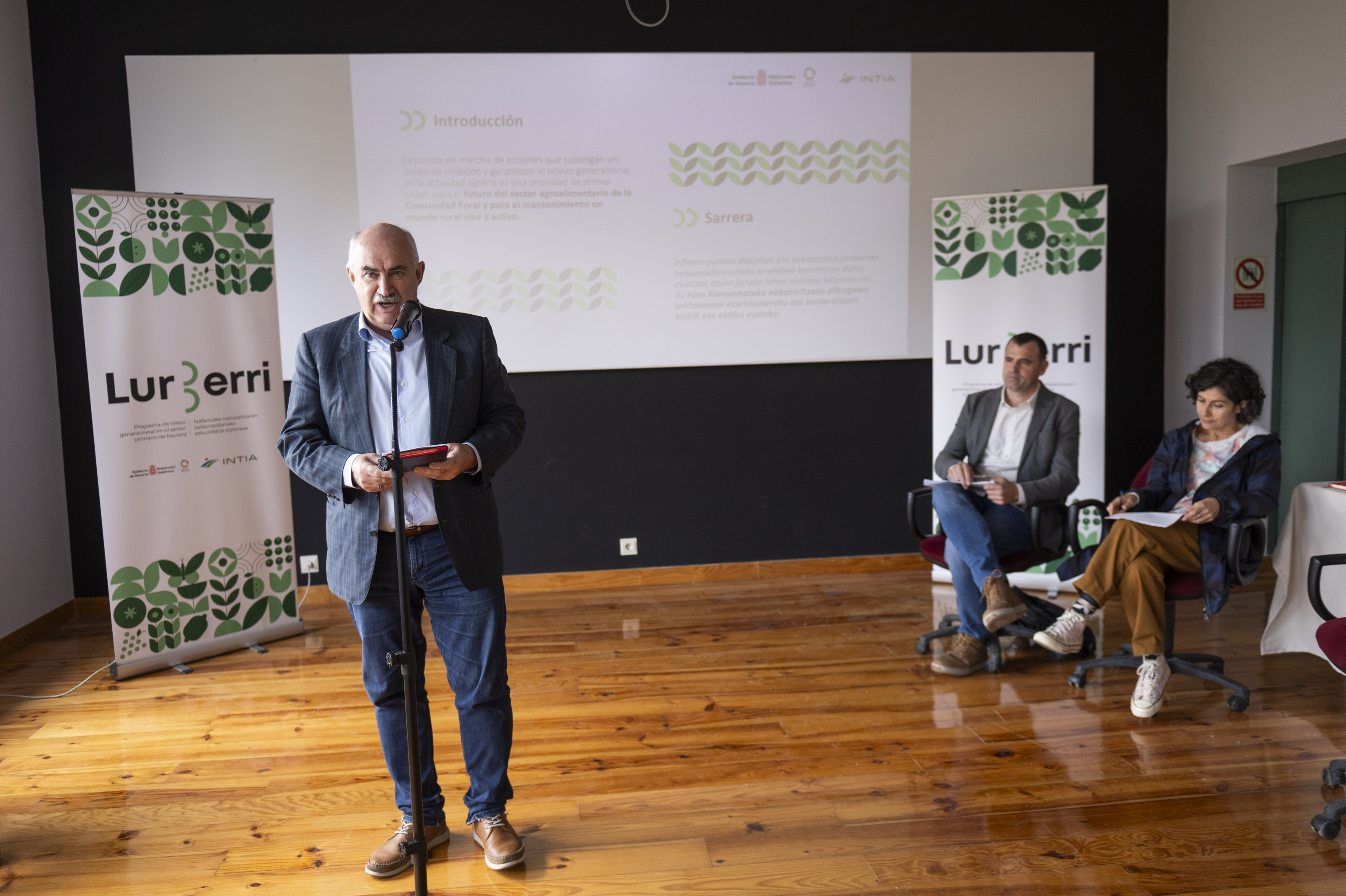 El Gobierno foral dedica 900.000 euros para acciones de formación del sector primario contempladas en el programa de relevo generacional Lurberri