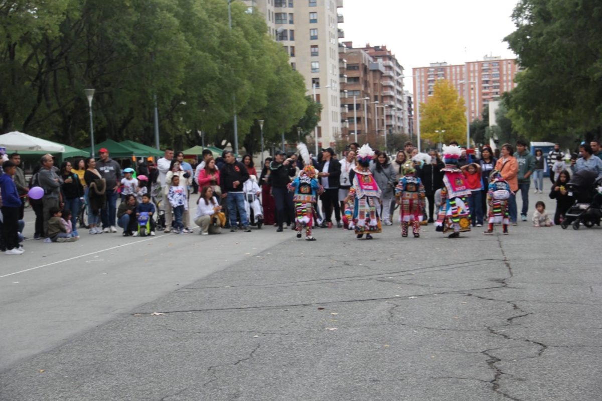 Colectivos latinoamericanos denuncian su exclusión del espacio de San Fermín y acusan de 