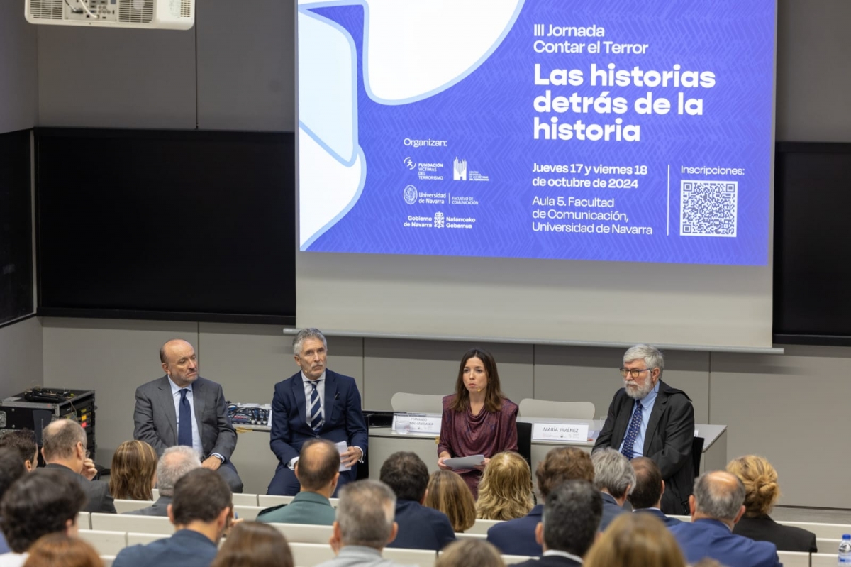 El ministro Grande-Marlaska inaugura la jornada «Contar el Terror» en la Universidad de Navarra