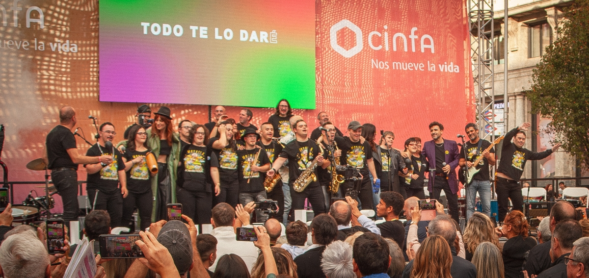 Funambulista, Edurne y Motxila 21 inauguran con su música la exposición itinerante “La mirada del paciente” de Cinfa