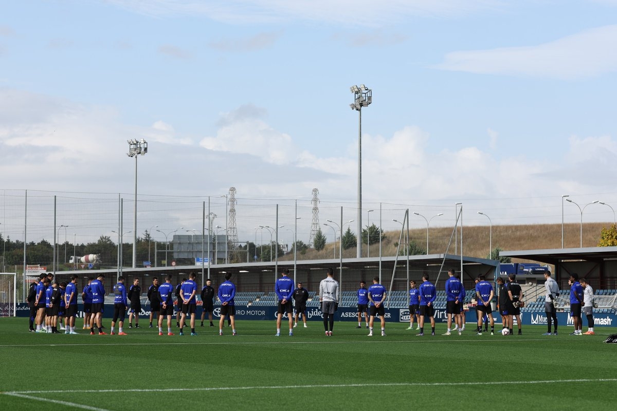 Osasuna guarda un minuto de silencio en recuerdo de las personas fallecidas por la DANA