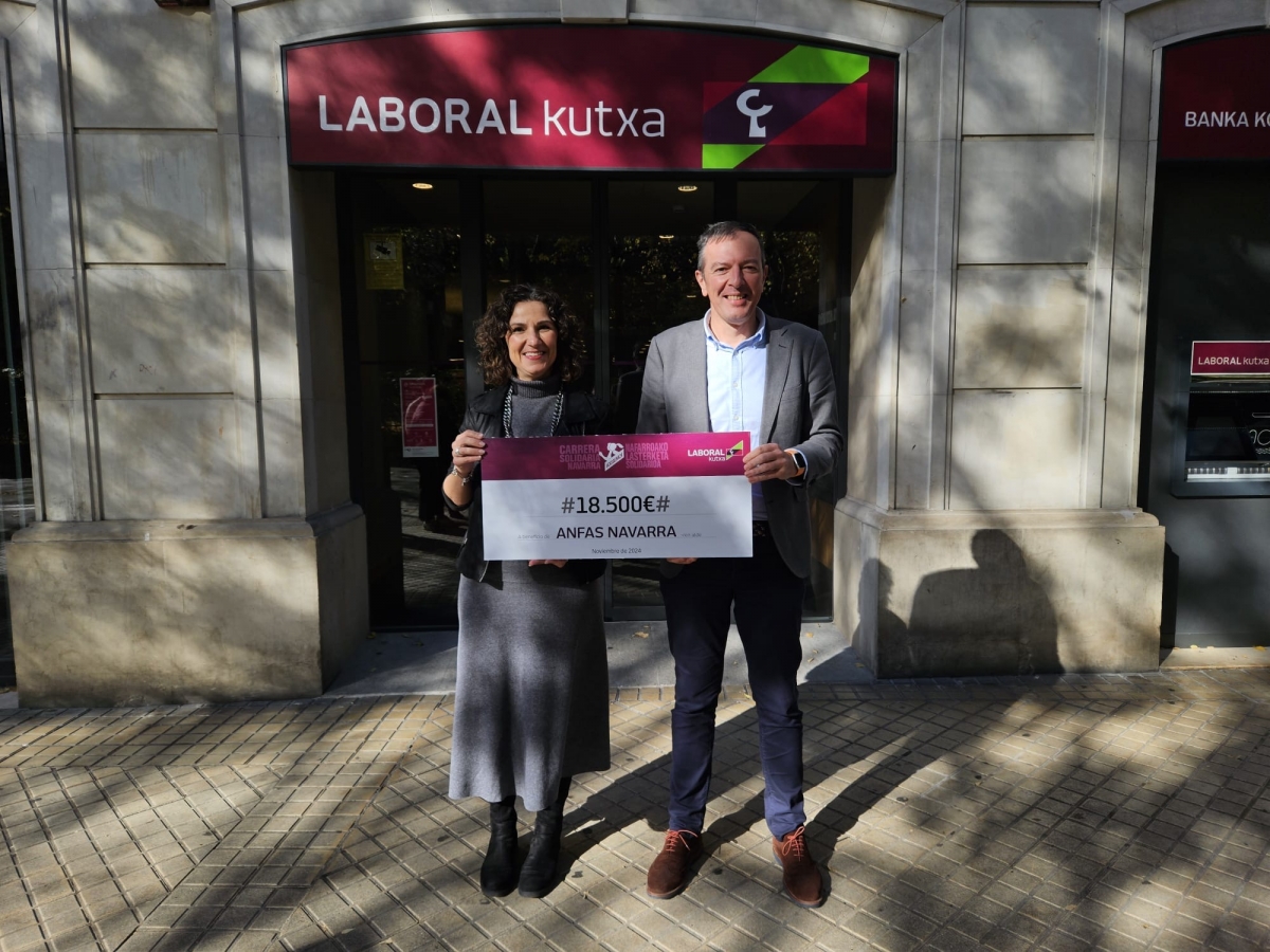Laboral Kutxa entrega la recaudación de la 'Casolina 24' a Anfas