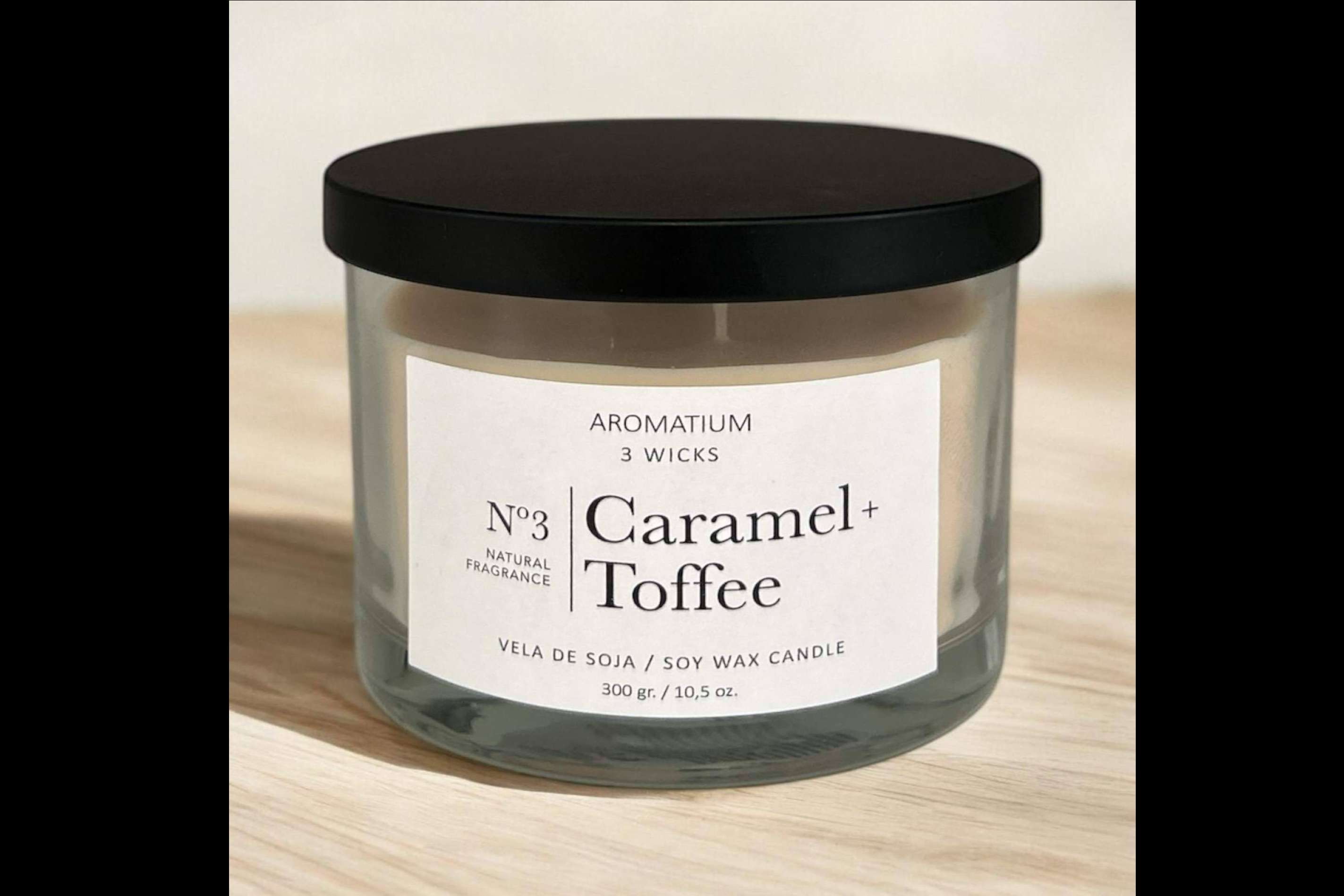 Caramelo y Toffee, el aroma navideño de La Boutique de las Velas en una vela de soja de 3 mechas