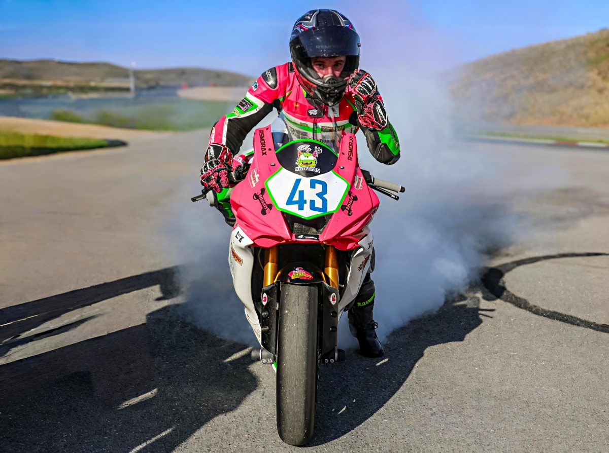 Hodei Martínez se corona campeón de la Yamaha R6 Cup en el Circuito de Navarra 