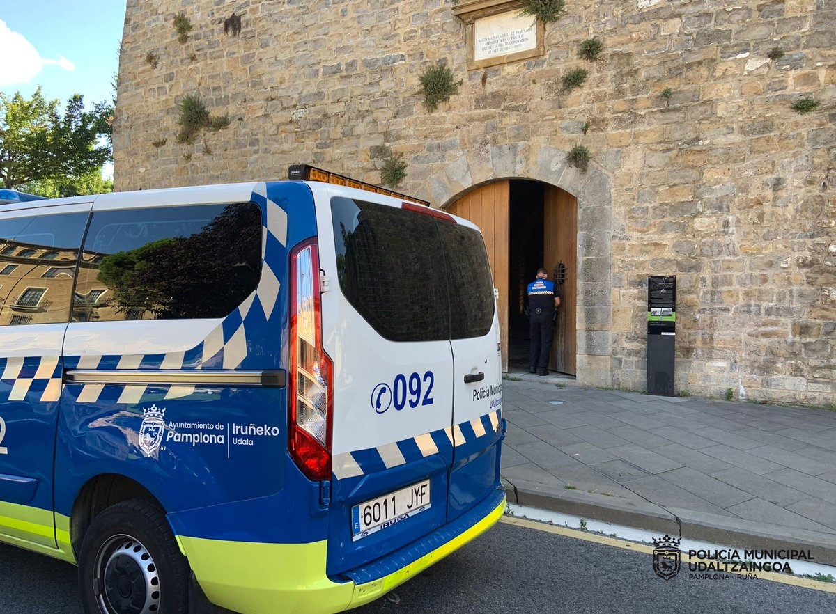 Detenido un joven tras provocar incidentes violentos en Labrit y agredir a tres agentes de Policía Municipal 