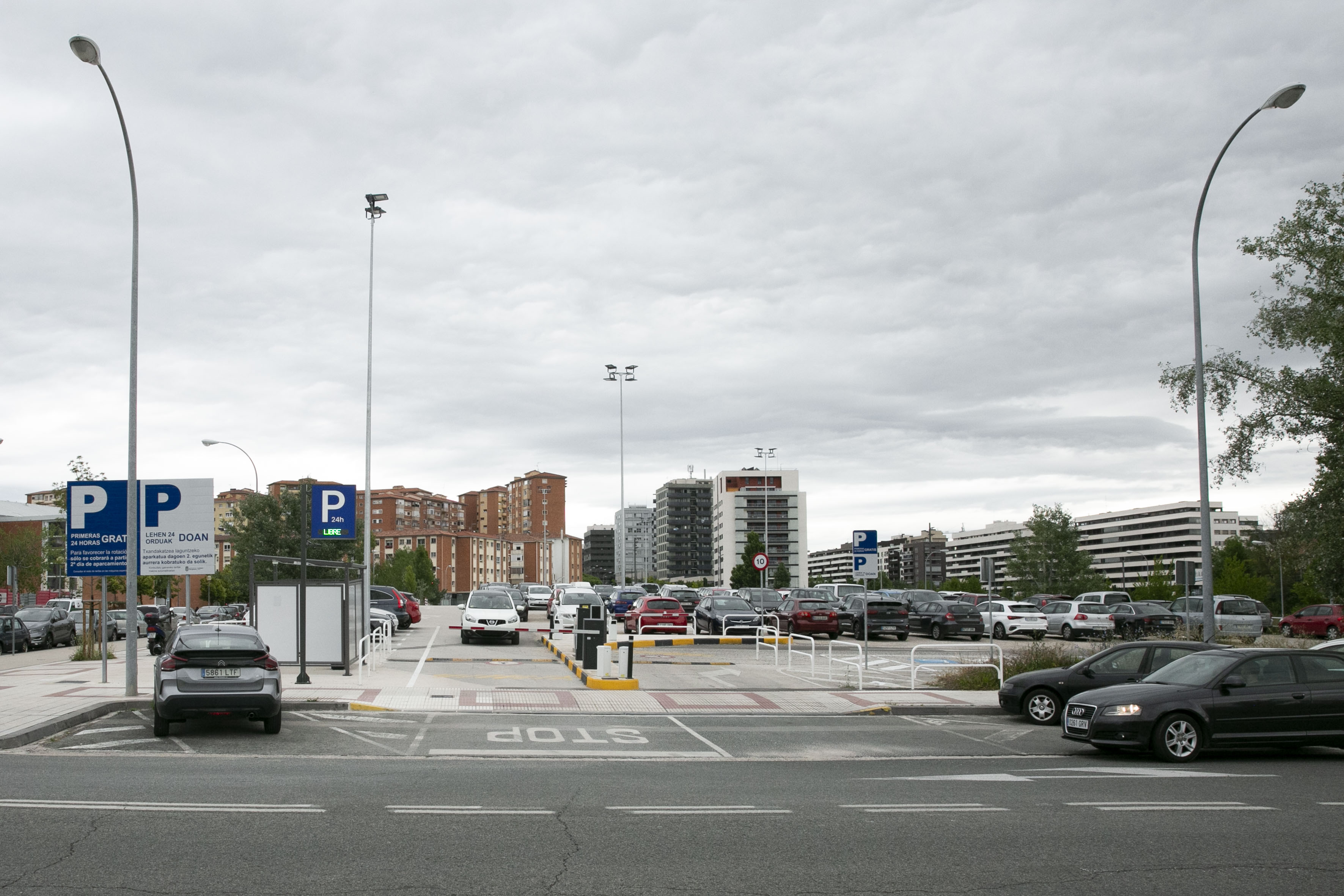 Pamplona prepara 672 plazas en cuatro aparcamientos disuasorios en San Juan, Ezkaba, Txantrea Sur y Lezkairu para 2025