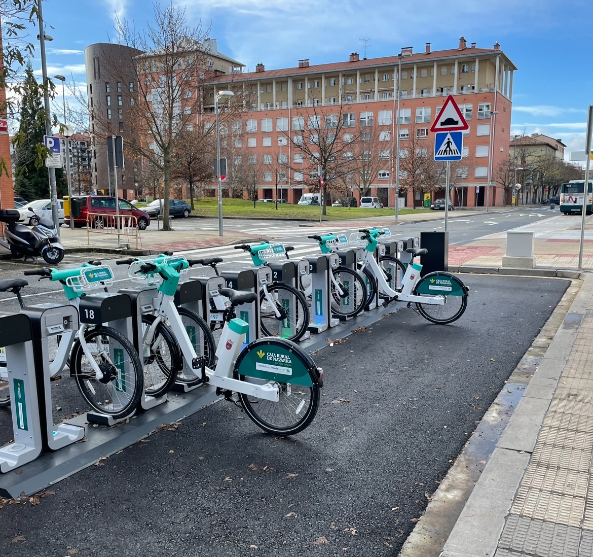 Pamplona avanzará con la zona de bajas emisiones para poder optar a ayudas estatales para las bicis eléctricas