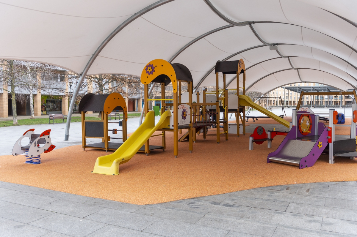 Pamplona destina 200.000 euros para renovar un parque infantil en Iturrama