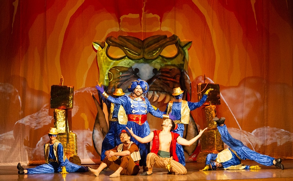 El Auditorio de Barañáin acoge este sábado los musicales “Aladdin” y “Mi loca historia de los 80’s”