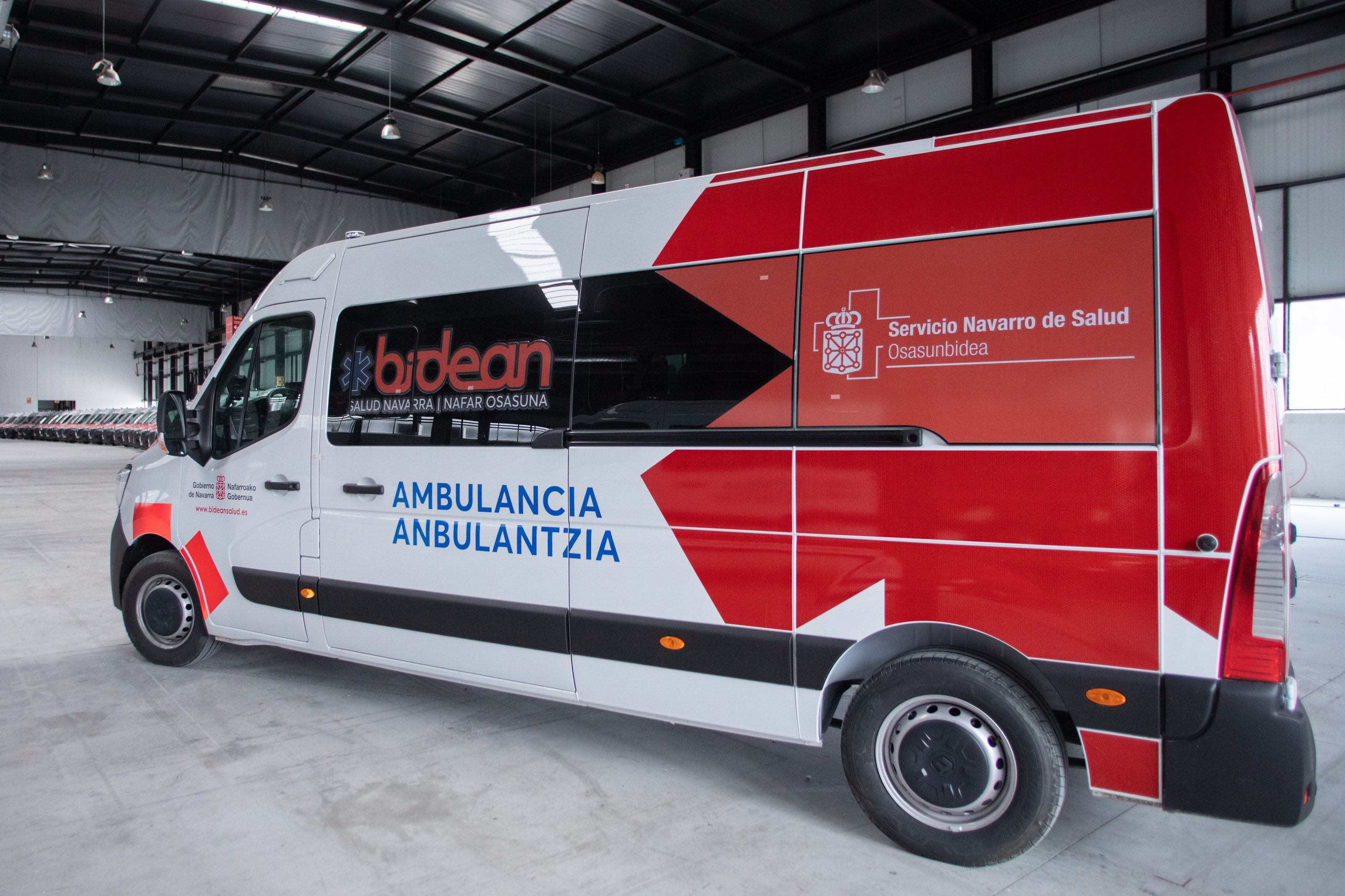 La empresa pública de transporte sanitario Bidean recibe las primeras ambulancias para su puesta en circulación
