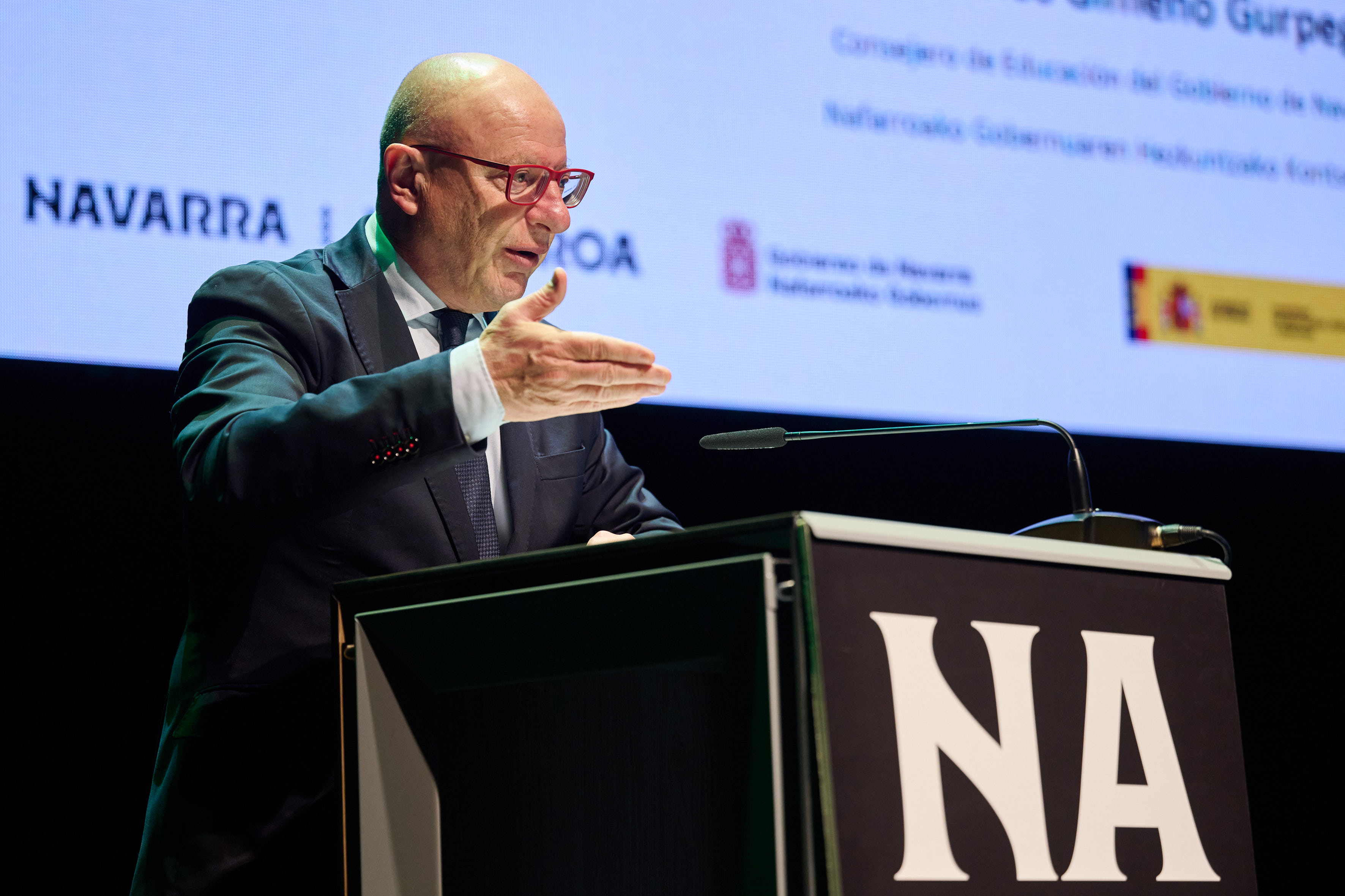 Gimeno resalta el esfuerzo de Navarra en la mejora de competencias durante la apertura del VI Simposio Nacional de Evaluación Educativa