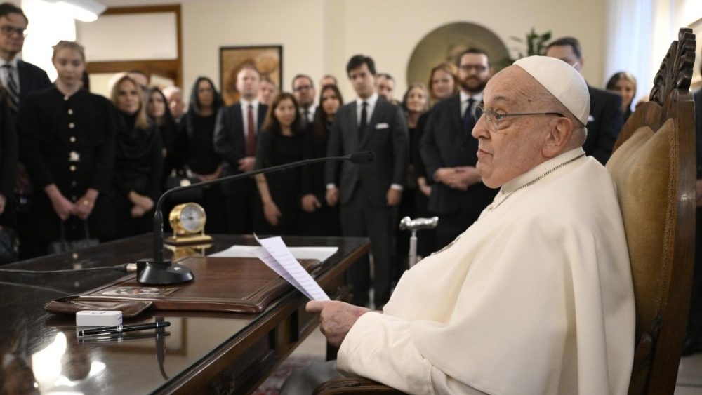 El Papa Francisco lucha contra una 