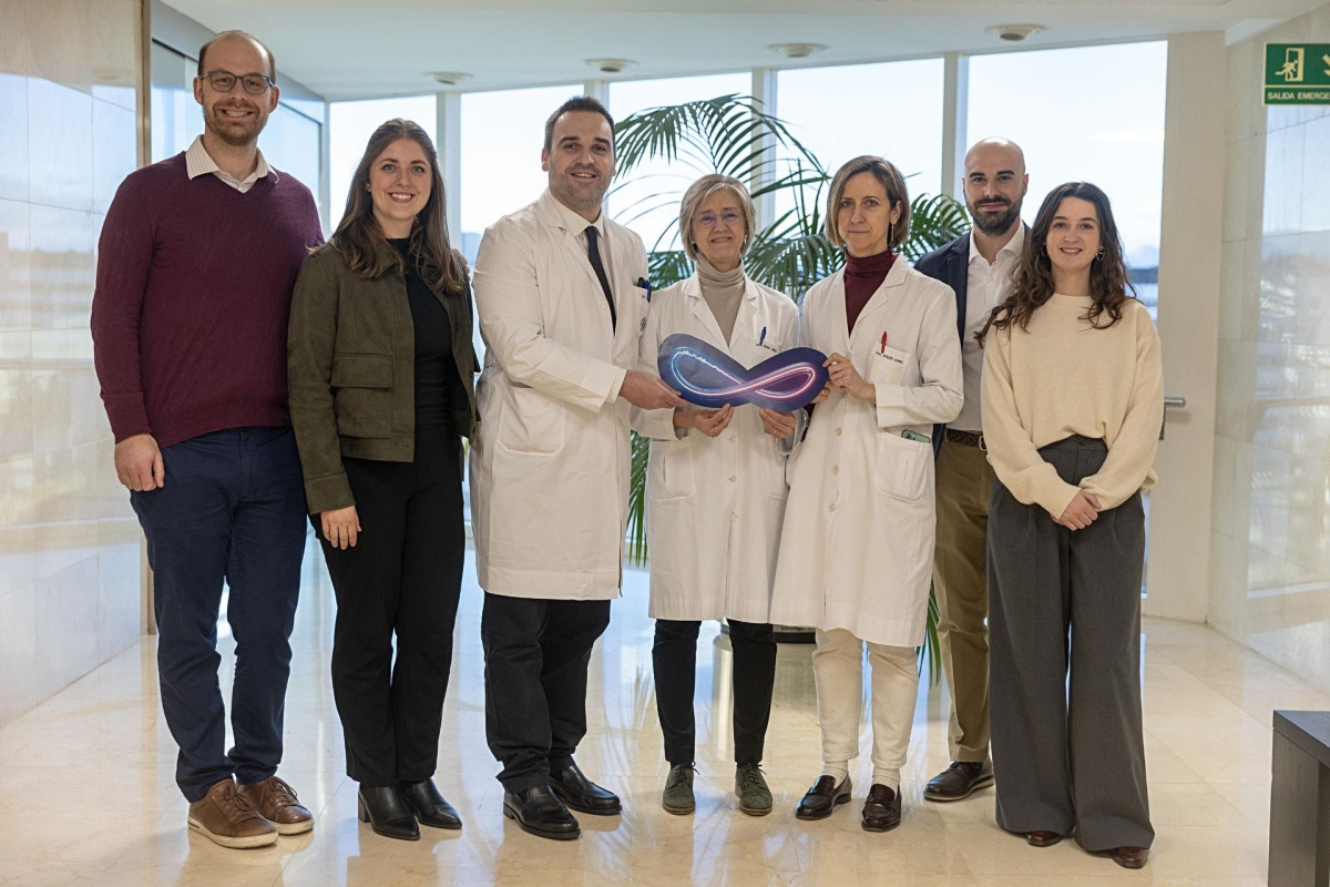 Un nuevo sistema adapta la estimulación al cerebro para paliar trastornos del movimiento en pacientes con Párkinson