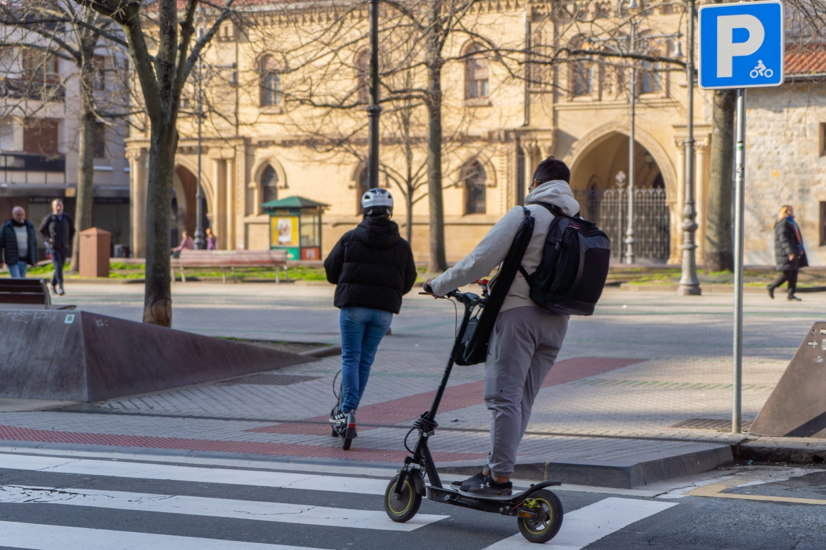 Multa de 500 euros tras ser sorprendido borracho con un patinete eléctrico por la calle Amaya